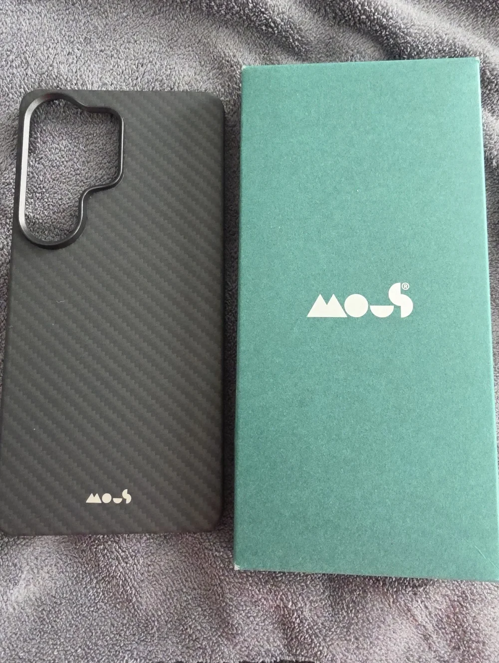Mous Black Carbon Fiber Texture Phone Case - Sleek Protection for S26 Ultra